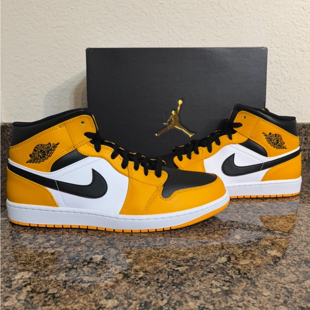 Jordan 1 mid taxi